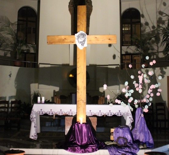Crucii tale ne închinăm, Stăpâne! (15 aprilie 2014)
