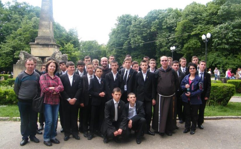 Liceul Teologic „Fericitul Ieremia” la Beatificarea episcopului martir Anton Durcovici (17 mai 2014)