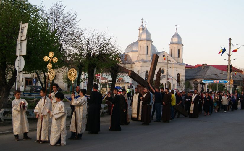 Târgu Lăpuș: Calea Sfintei Cruci pe străzile orașului